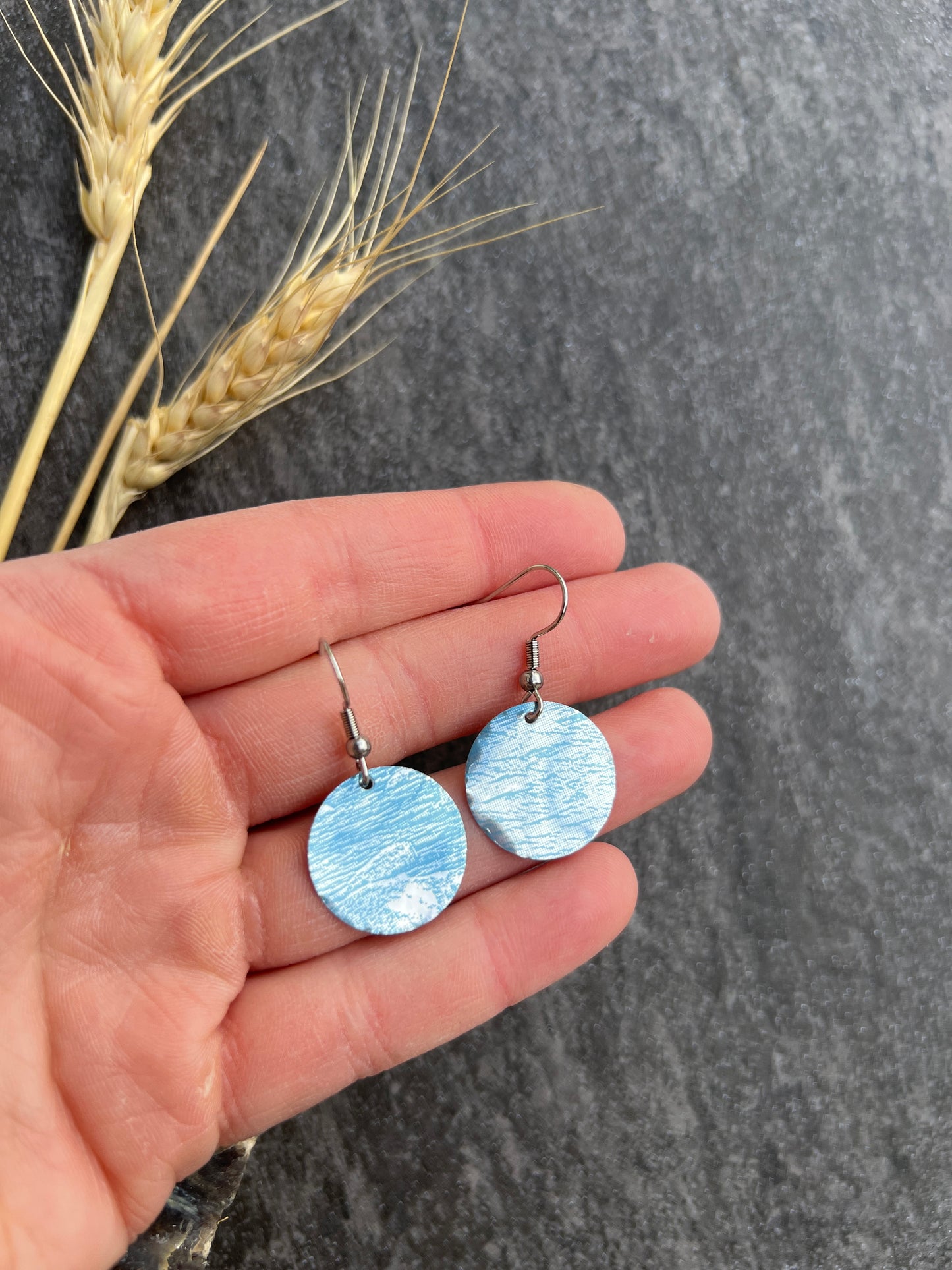 Busch Light Small Circles